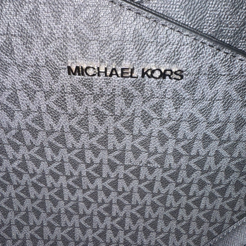 Michael Kors Jet Set Travel Black Shoulder Bag Large Shoulder Tote - Picture 5 of 5